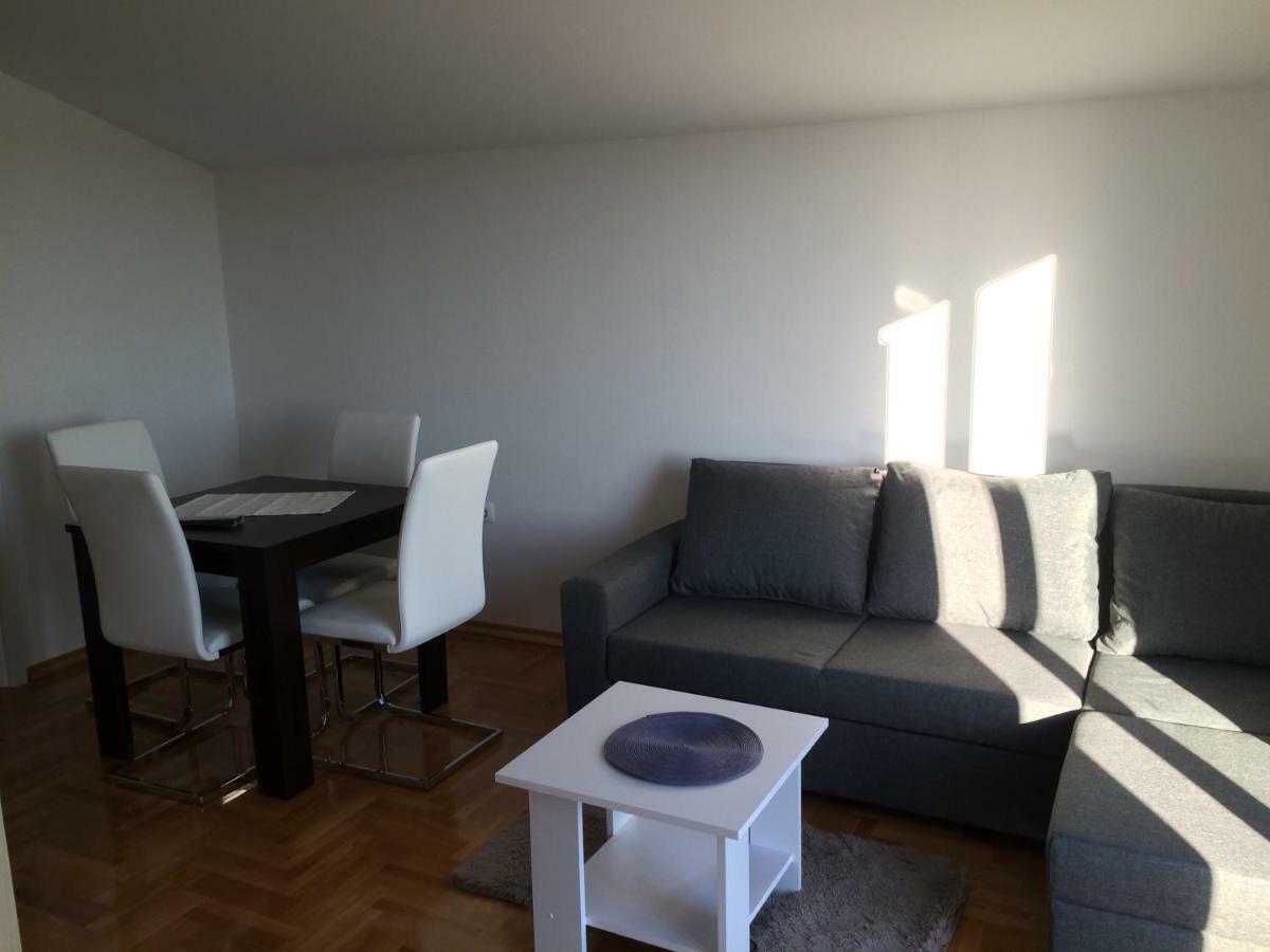 Apartments Antonija Sukošan Eksteriør bilde